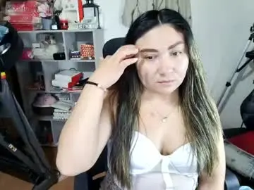 Chaturbate Live Sex Cam of vellarossa