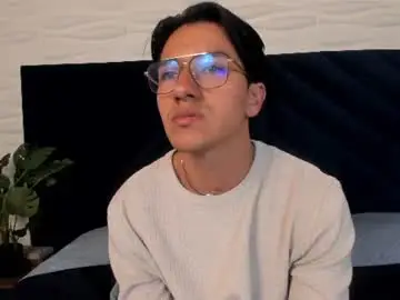 Chaturbate Watch Live Sex Cams of andyjoy_