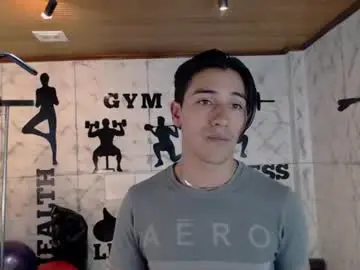 Chaturbate Live Sex Cam of andyjoy_