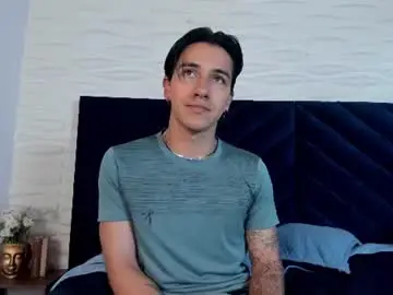 Chaturbate Live Sex Cam of andyjoy_
