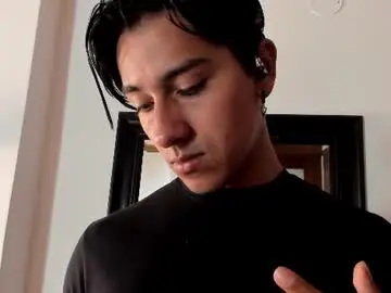 Chaturbate Live Sex Cam of andyjoy_