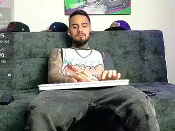 Chaturbate Live Porn of julian_tattoo