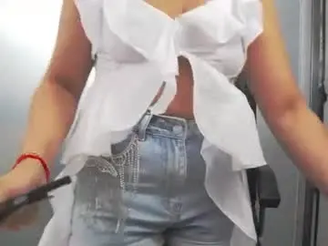 Chaturbate Free Porn Cam of yaraxcox