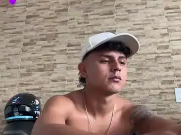 Chaturbate Free Porn Cam of bob_pettersonn