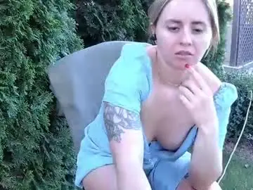 Chaturbate Live Sex Cam of georgiapeachgirl