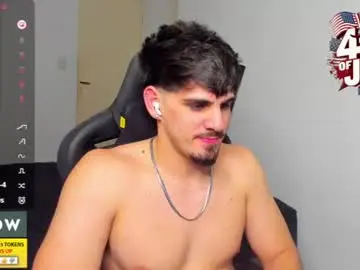 Chaturbate Best live sex cam show of derekcb