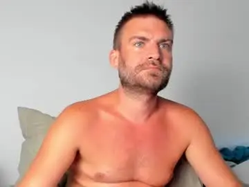 Chaturbate Live Sex Cam of 10in_deluxe