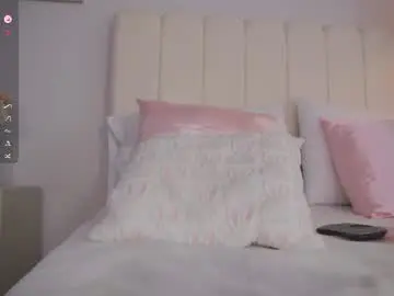 Chaturbate Live Sex Cam of cristal_bunny