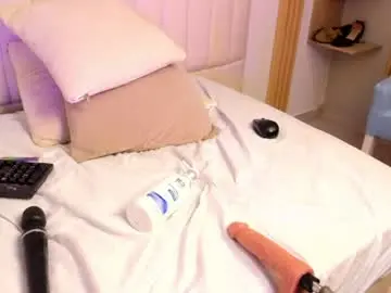 Chaturbate Live Sex Cam of littleoliviia_