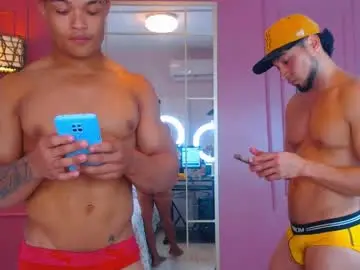 Chaturbate Adult Video Chat of hotcrew_