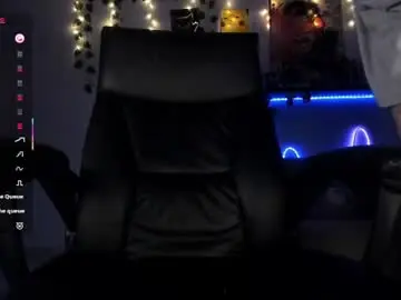 Chaturbate Sex Cam of twinkpartyuncut