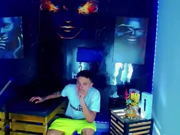 Chaturbate Live Porn of party_fre_girl