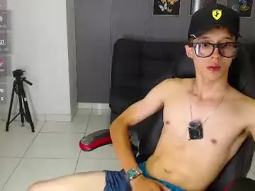 Chaturbate Sex Cam of skinny_bigcock20