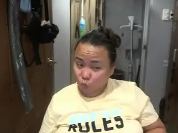 Chaturbate Live Sex Cam of bigboobslyn