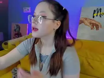Chaturbate Live Sex Cam of kira_be11