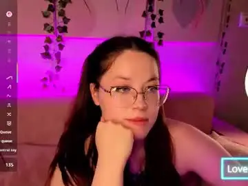 Chaturbate Nude Webcam of kira_be11