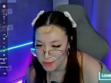 Chaturbate Live Sex of kira_be11