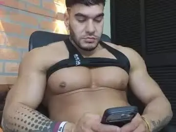 Chaturbate Best live sex cam show of zac_levis