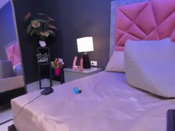 Chaturbate Live Sex Cam of mia_milff