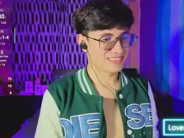 Chaturbate Live Sex Cam of angelito18_twink