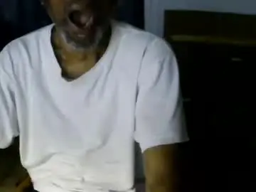 Chaturbate Free Live Porn of leeguy_hugedick