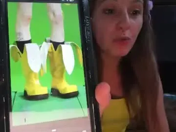 Chaturbate Free Live Porn of mellbell_