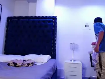 Chaturbate Sex Chat of julie_and_axel