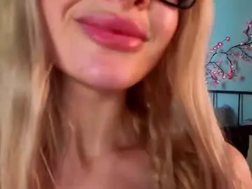 Chaturbate Watch Live Sex Cams of cloverfarewell