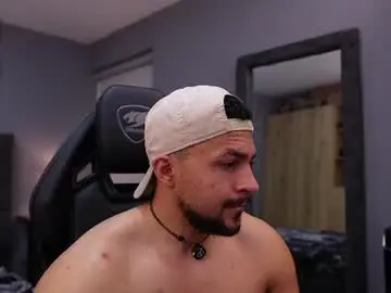 Chaturbate Watch Live Sex Cams of loganmartinx