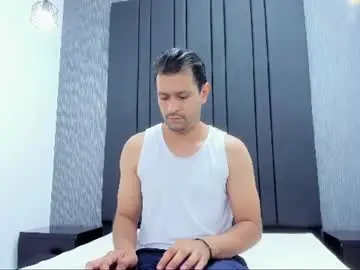 Chaturbate Live Porn of phill_johnson3