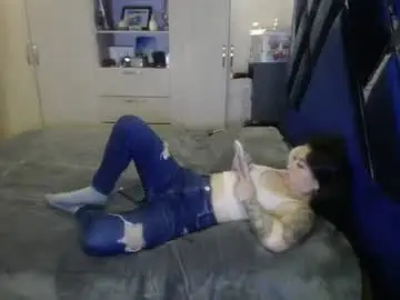 Chaturbate Watch Live Sex Cams of holly_rose69