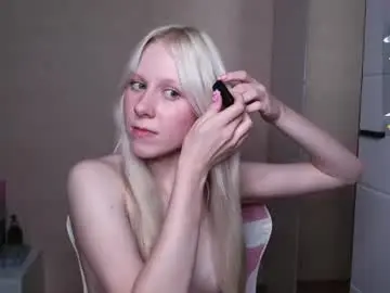 Chaturbate Best live sex cam show of amili_kron