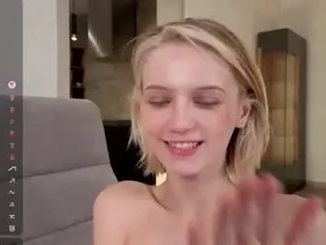 Chaturbate Live Sex Cam of evangel111
