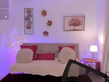 Chaturbate Live Sex Cam of emmamoretti_