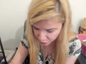 Chaturbate Sex Cam of artsyandcraftsy_