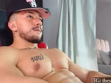 Chaturbate Watch Live Sex Cams of nikolaylisin