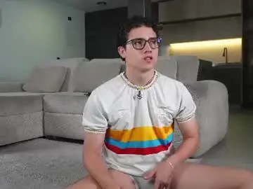 Chaturbate Adult Webcams of theohawke_