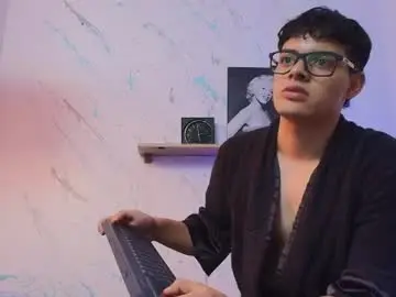 Chaturbate Sex Cam of mike_sanz