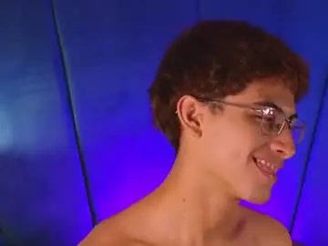 Chaturbate Live Porn of aaron_eze