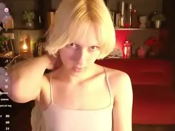 Chaturbate Live Sex Cam of angel_kittie
