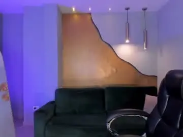 Chaturbate Best live sex cam show of mialaurence_