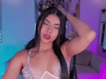 Chaturbate Nude Webcam of mialaurence_