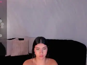 Chaturbate Nude Webcam of mialaurence_