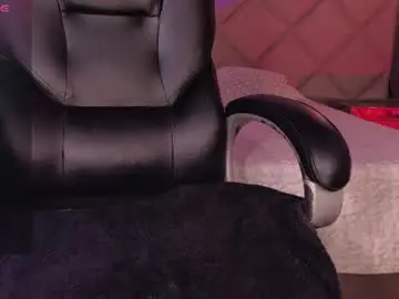 Chaturbate Sex Chat of mialaurence_