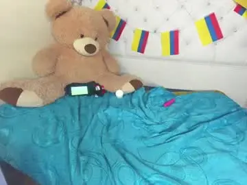 Chaturbate Live Sex Cam of clarita_hills