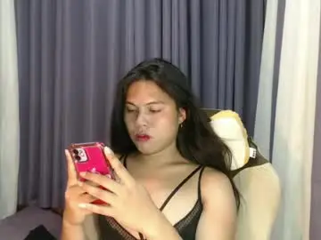 Chaturbate Live Sex Cam of emere_kai_24xxx