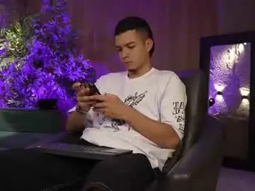 Chaturbate Best live sex cam show of marcoyethan