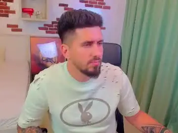 Chaturbate Live Sex Cam of loganstroud
