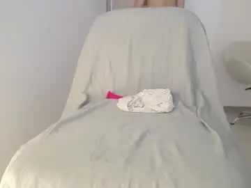 Chaturbate Live Sex Cam of katy_18_pocahontas