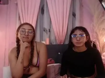Chaturbate Private Sex Chat of honey_lesbian_hott777